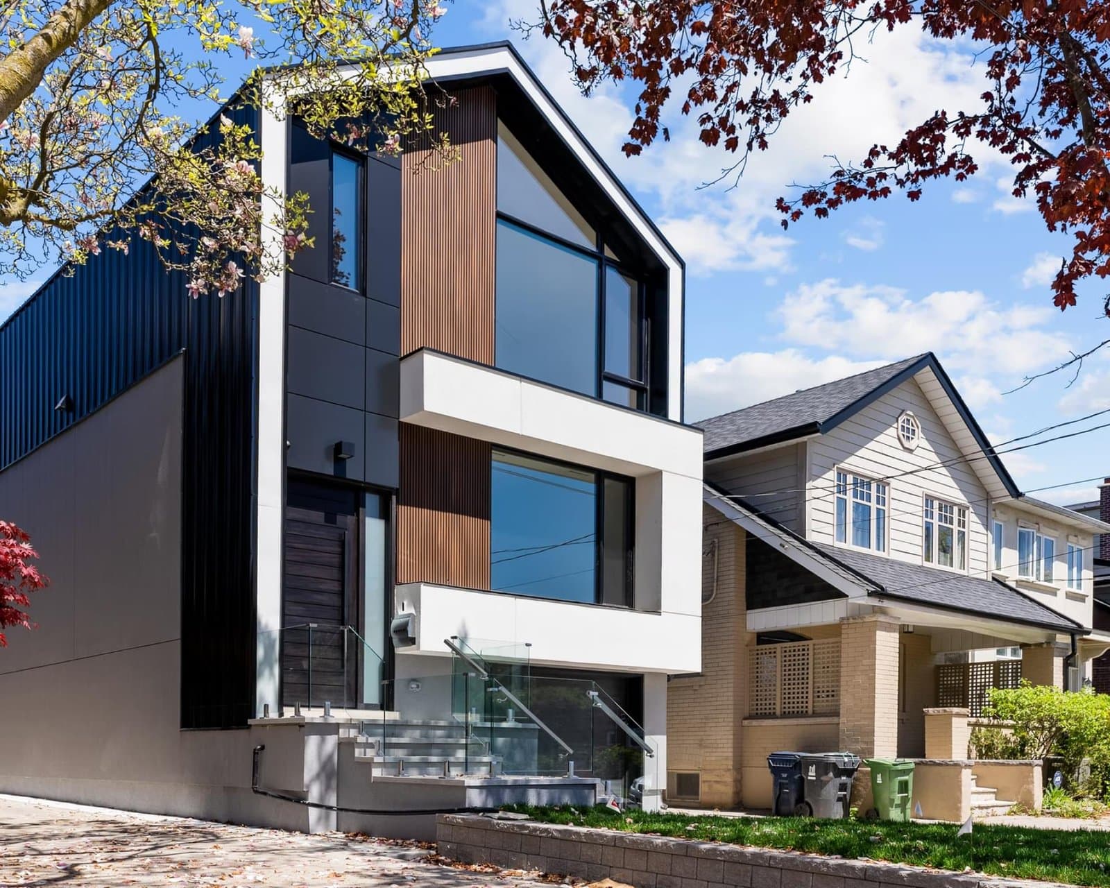 A modern Washington family home at dusk